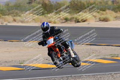 media/Oct-08-2022-SoCal Trackdays (Sat) [[1fc3beec89]]/Turn 10 (945am)/